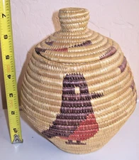 UNUSUAL Alaskan YUPIK  HOOPER BAY? Knob Lid PICTORIAL basket Native American