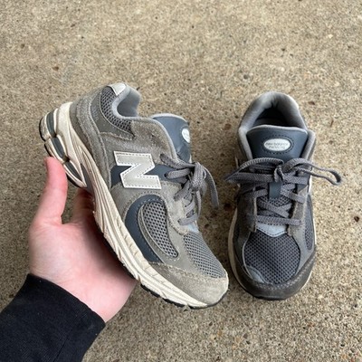 New Balance 2002R Kids Grey Suede Mesh Running Shoes PC2002ST Boy Size 1Y casual