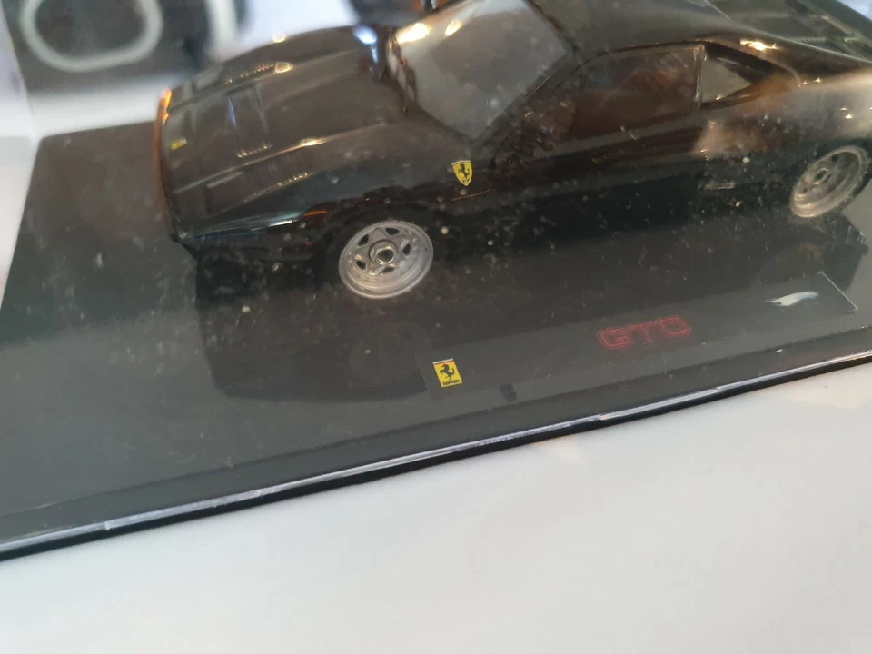 1/43 Hot Wheels Ferrari GTO élite noire modèle P9930 - Photo 4/4