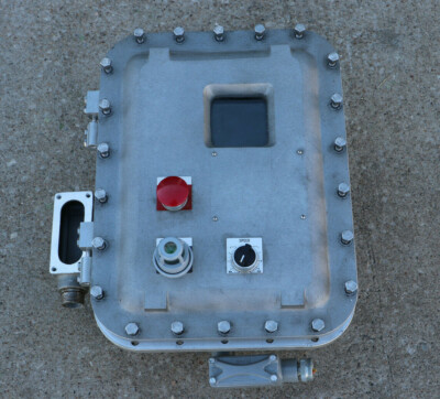 U*X様 アンダーカバー　エレファントテーブル アンダーカバーとケーススタディショップのコラボ家具「エレファント