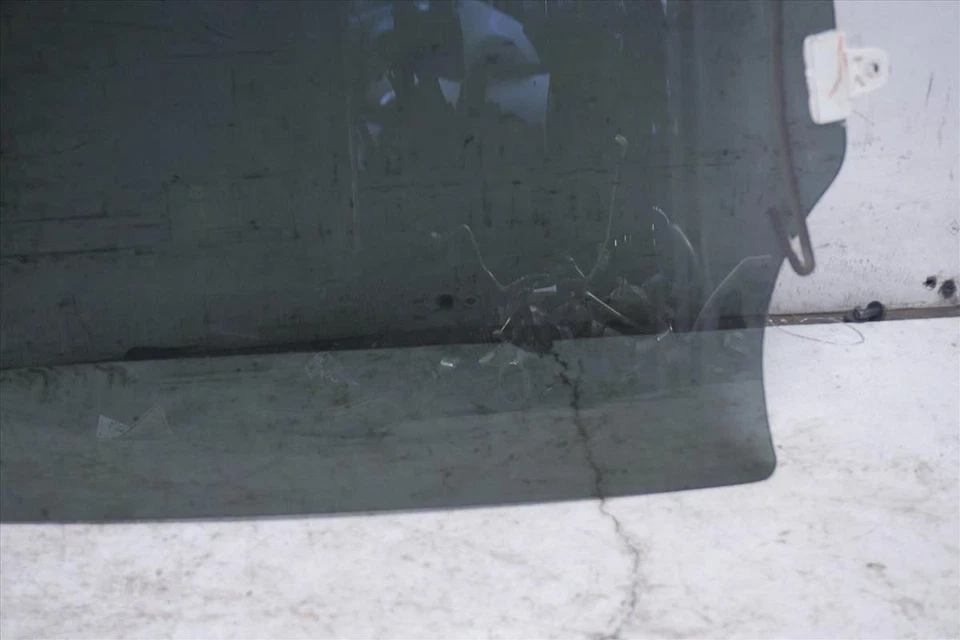 2005-2009 Nissan Xterra Spo 4Dr janela traseira esquerda do motorista vidro traseira 82301-Ea000 - Imagem 4 de 4