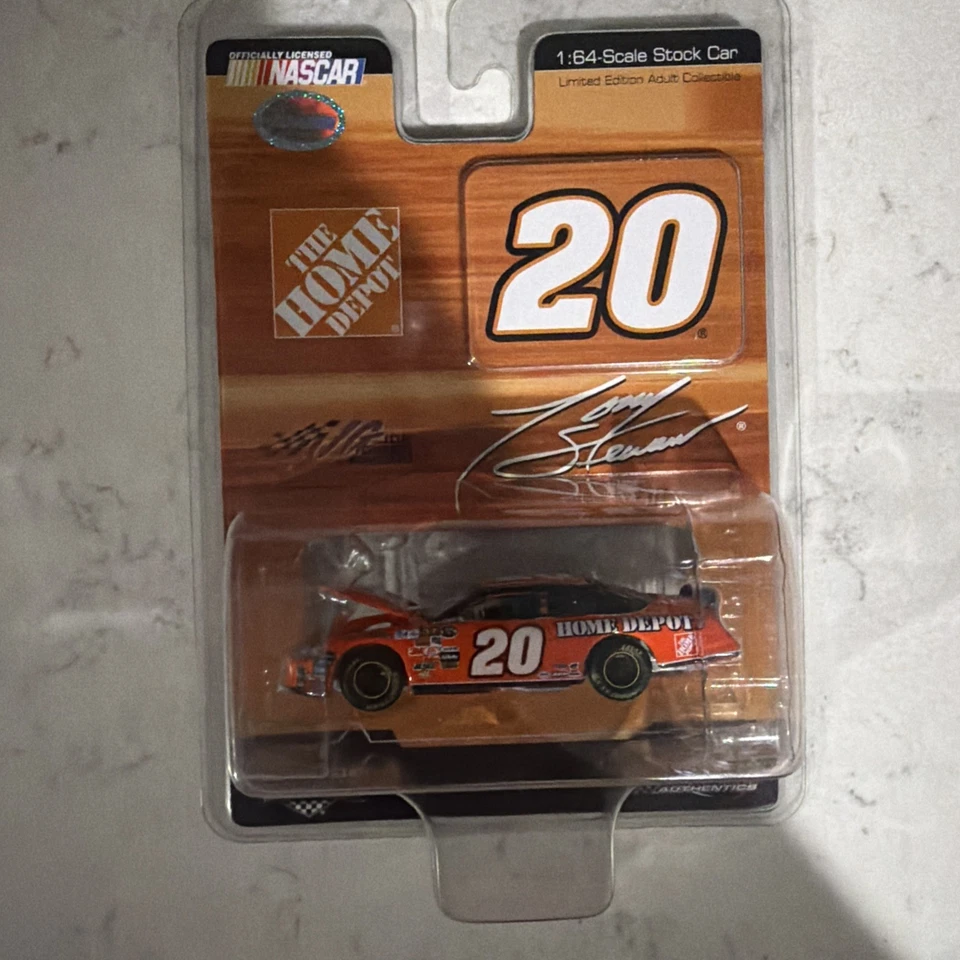 *MUY RARO* NASCAR Tony Stewart 2007 Home Depot Drivers Select Foto 4 de 4