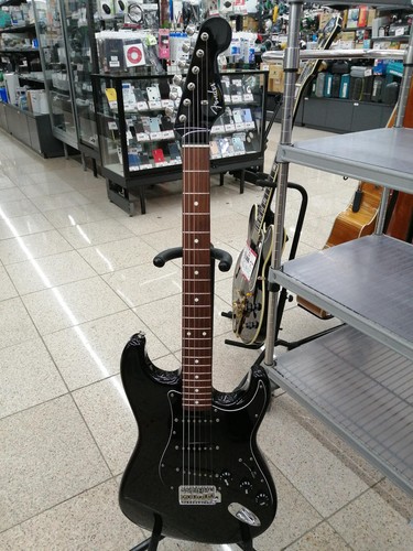 FENDER ST62-ALLBK Stratocaster-type Electric Guitar