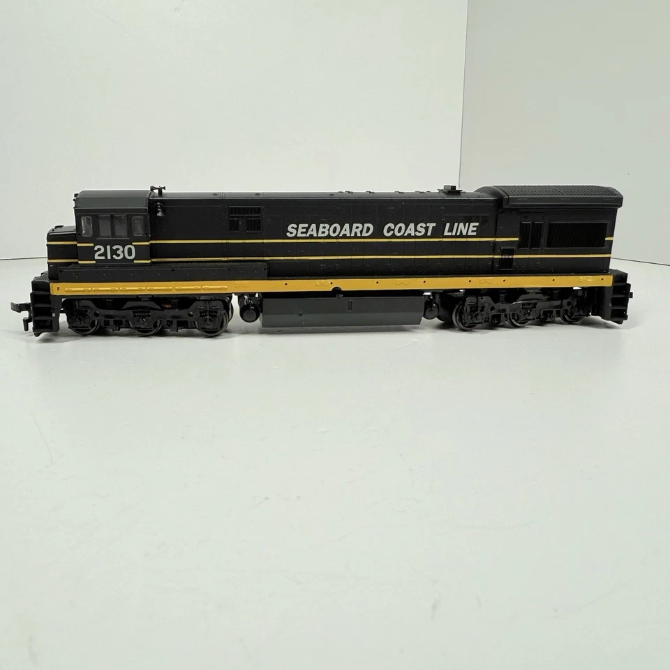 Atlas 8537 Seaboard Coast Line U36C #2130 Diesel Locomotive - Image 3 of 4
