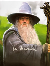 Ian McKellen Gandalf Lord of the RIngs Signed 8x10 Autographed Picture + COA Ian McKellen Gandalf Lord of the RIngs Signed 8x10 Autographed Picture + COA