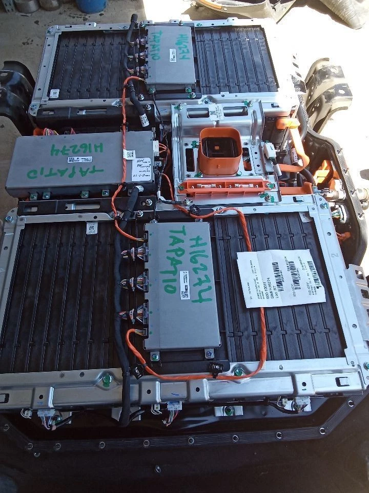 Battery Hybrid Vehicle 16 Kwh Lithium-ion Battery Fits 17-19 PACIFICA 3823484 - Image 2 of 4