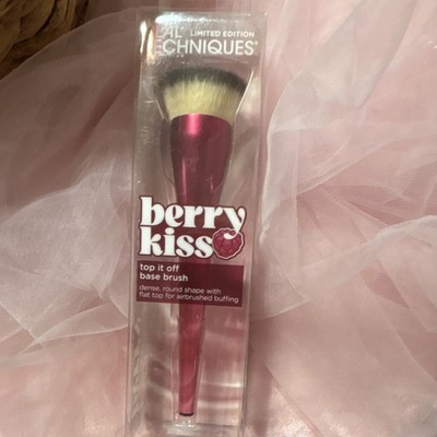 Real Techniques Berry Kiss Top It Off Base Brush Pink Limited Edition Vegan