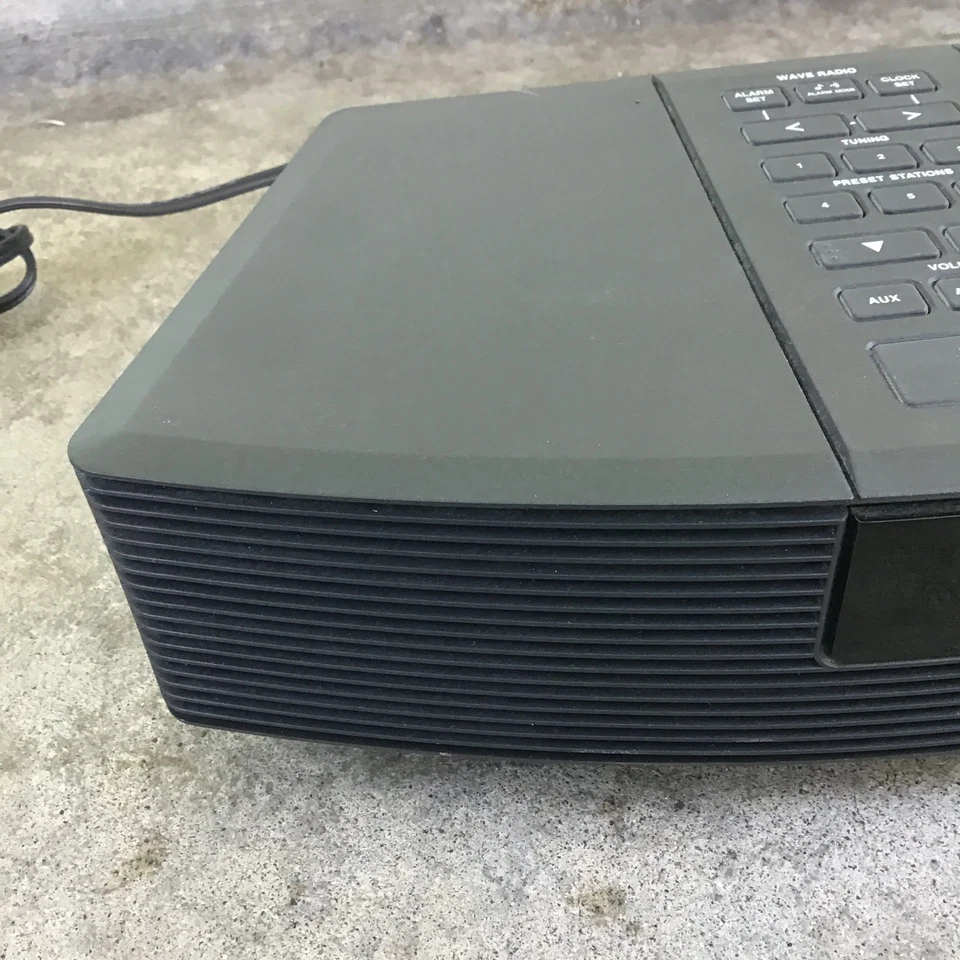 Bose Wave Radio AM FM Stereo Digital Alarm Clock AWR1-1W Black w/Power Cord - Image 2 of 4