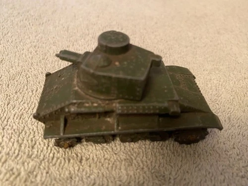 Vintage Dinky Toys Meccano Ltd No. 152A Vickers Light Tank Army