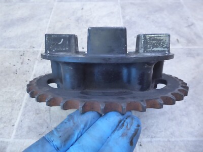 1993 Kawasaki ZX600 Ninja K414-1) rear wheel sprocket and carrier