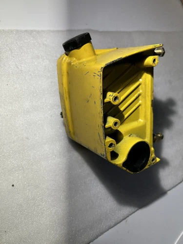 McCulloch 605 610 650 3.7 Chainsaw Oil Tank Reservoir Bar Mount Case Asy