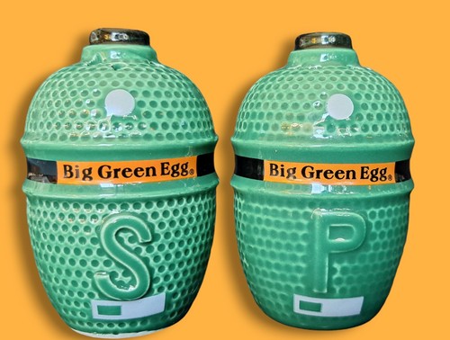 Big Green Egg Salt And Pepper Shaker Set