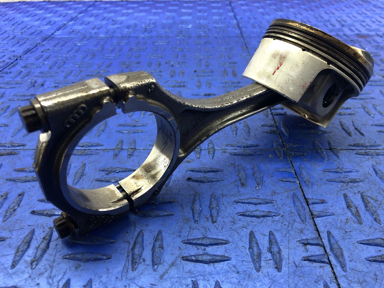 2011-2015 AUDI R8 4.2L ENGINE PISTON W/CONNECTING ROD 079107066CT OEM 2012 2013