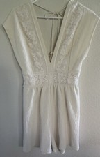 Zara Elegant Lace Embroidered Open Back Short Cream Colored Romper Size m