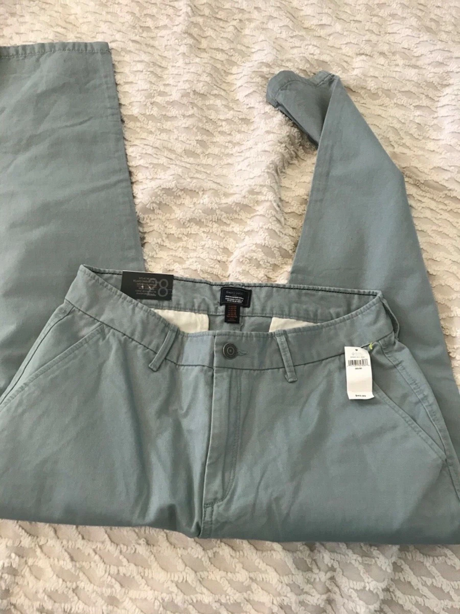 NEW GAP KHAKI PANTS MENS 32 x 29/ 30 tapered fit new tags. light