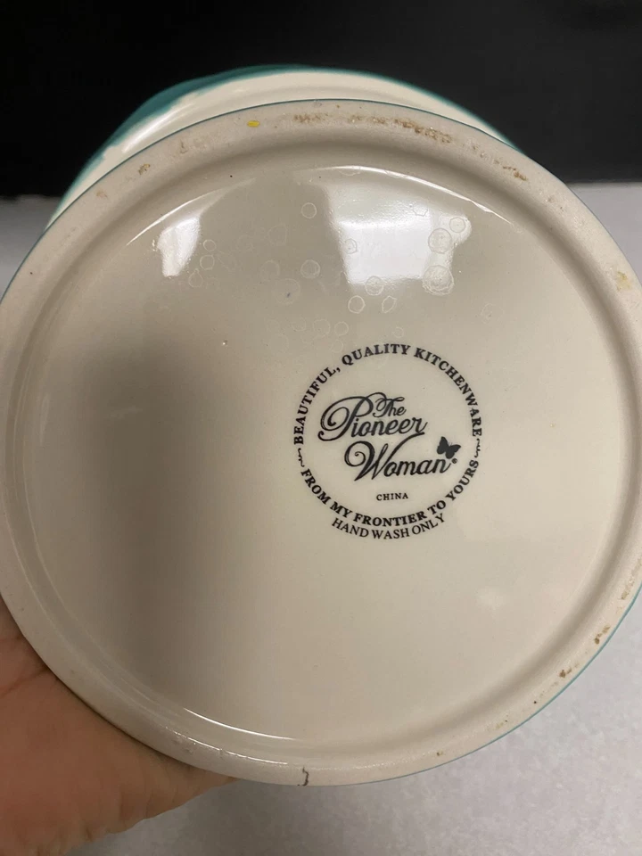 Soporte floral de lunares para mercadillo de mujer pionera con cúpula de vidrio Foto 4 de 4