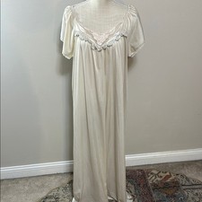 Vintage Glencraft Lingerie Cream Chemise with Lace and Empire Waist