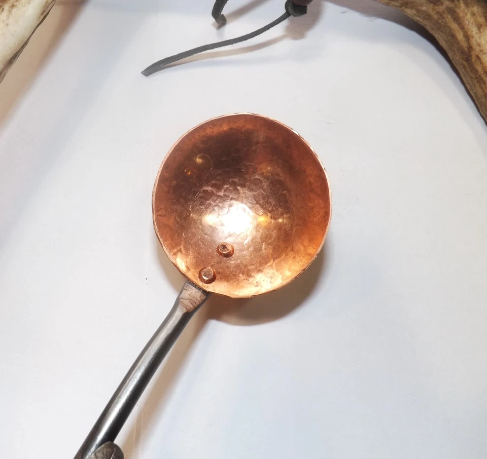 Cucharón de café de cobre forjado a mano de 7"" Foto 3 de 4