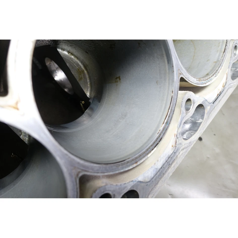 Bloque de cilindros del motor BMW E60 E63 550i 650i N62N N62TU V8 2006-2010 dañado OEM Foto 3 de 4
