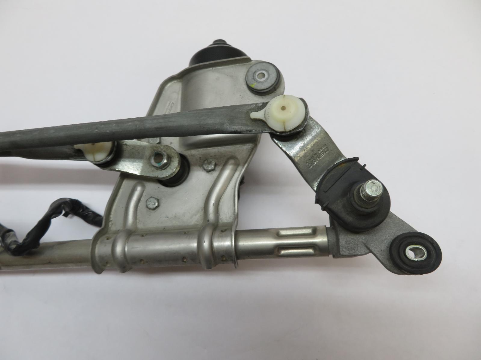 2010 FERRARI CALIFORNIA FRONT WINDSHIELD WIPER MOTOR LINKAGE ASSY OEM 84108900