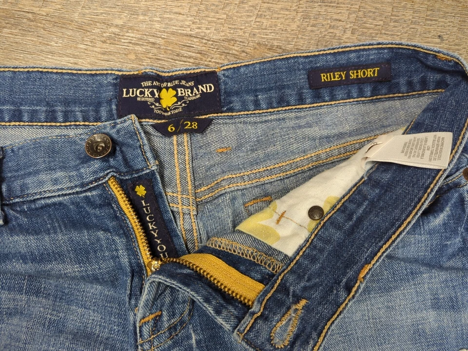 Pantalones cortos para mujer Lucky Brand desgastados Legend Riley bordados talla 6/28 estrella Foto 3 de 4