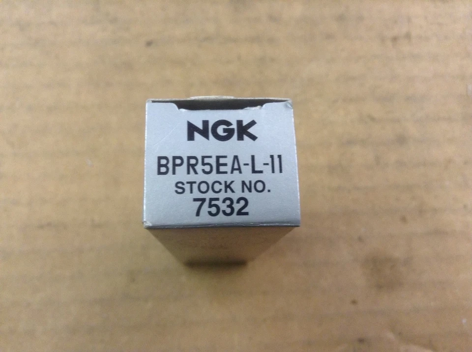 Nueva bujía NGK BPR5EA-L-11 - CANTIDAD 3 Foto 2 de 4