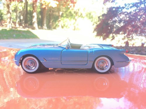FRANKLIN MINT 1955 CHEVROLET CORVETTE CONVERTIBLE 1:24 Scale - Picture 3 of 12