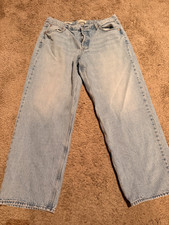 Women's Mid-Rise 90's Baggy Light Wash Denim Jeans Universal Thread, Size 14 NWO