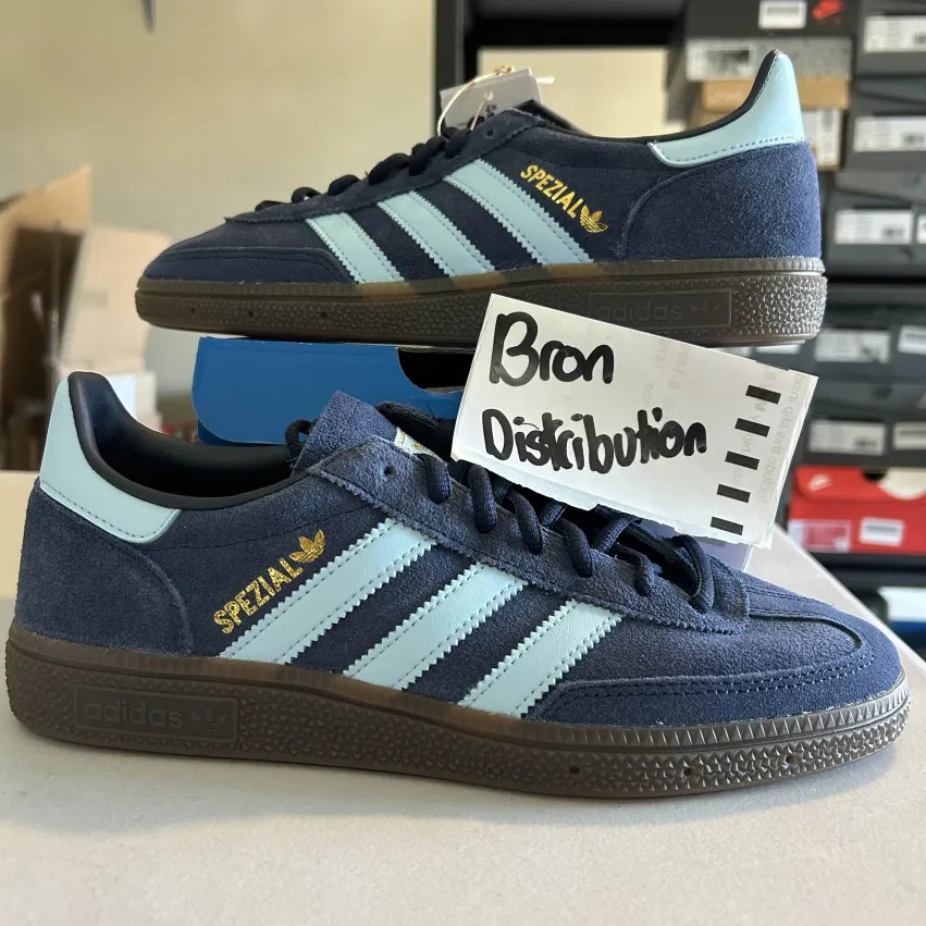 美品 adidas spezial ネイビー 25.5 adidas HANDBALL SPEZIAL CALLEGE NAVY/CLEAR SKY/GUM