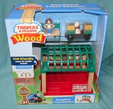NEW Fisher Price Thomas  FRIENDS Train Wood Knapford Train Station FKF49