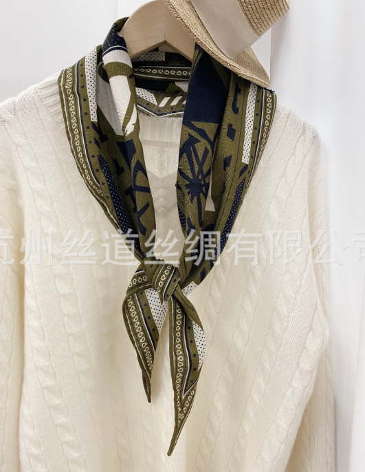 70% Cashmere 30% Silk Bandana wheel Print Kerchief Scarf Shawl 130X45cm wrap new