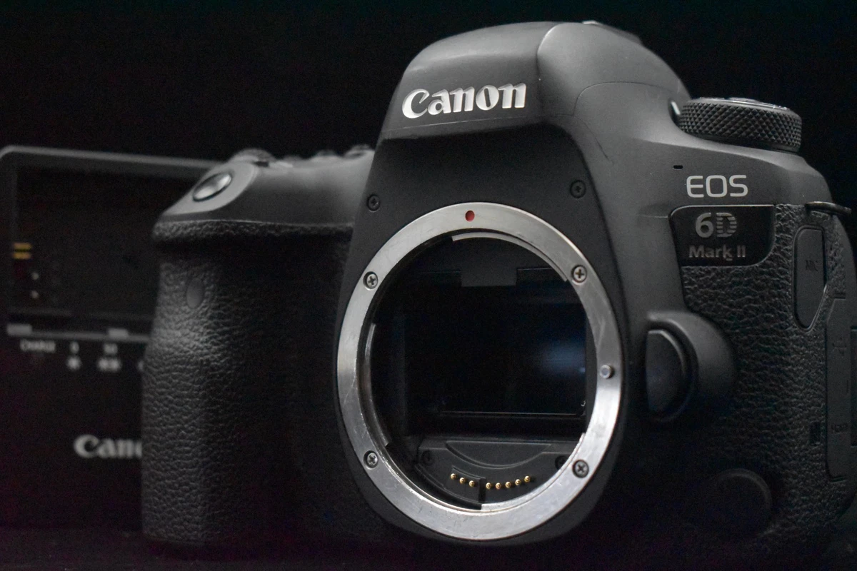 15日限定価格 おまけつき！ Canon EOS 6D MARK2 ボディ 中古 