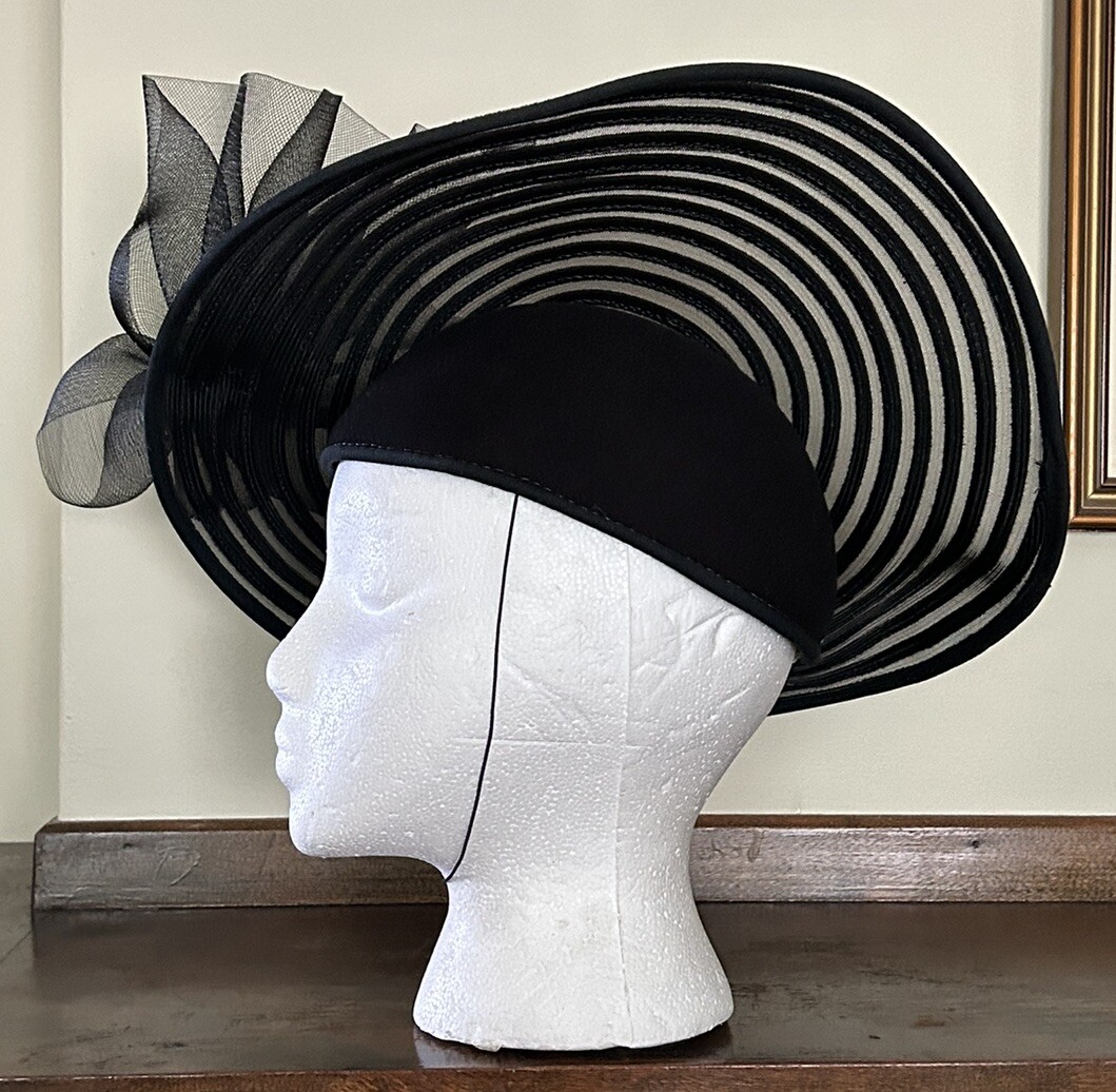 JODY G for SYLVIA of St. Louis USA Vintage Elegant Women