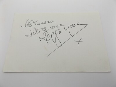 HANDSIGNIERTE 6'' x 4'' KARTE - MAGGIE MOONE - NAME THAT TUNE TV SÄNGER