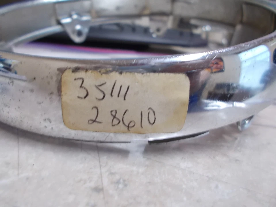 Llanta de faro original Suzuki 1972-1977 RV90 TC125 TC185 TS100 35111-28610 Foto 3 de 4