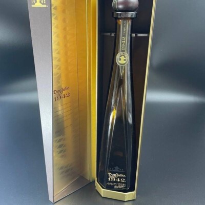 *Empty Don* Julio 1942 Tequila local Anejo Bottle 750ml with Box & Top (Empty)