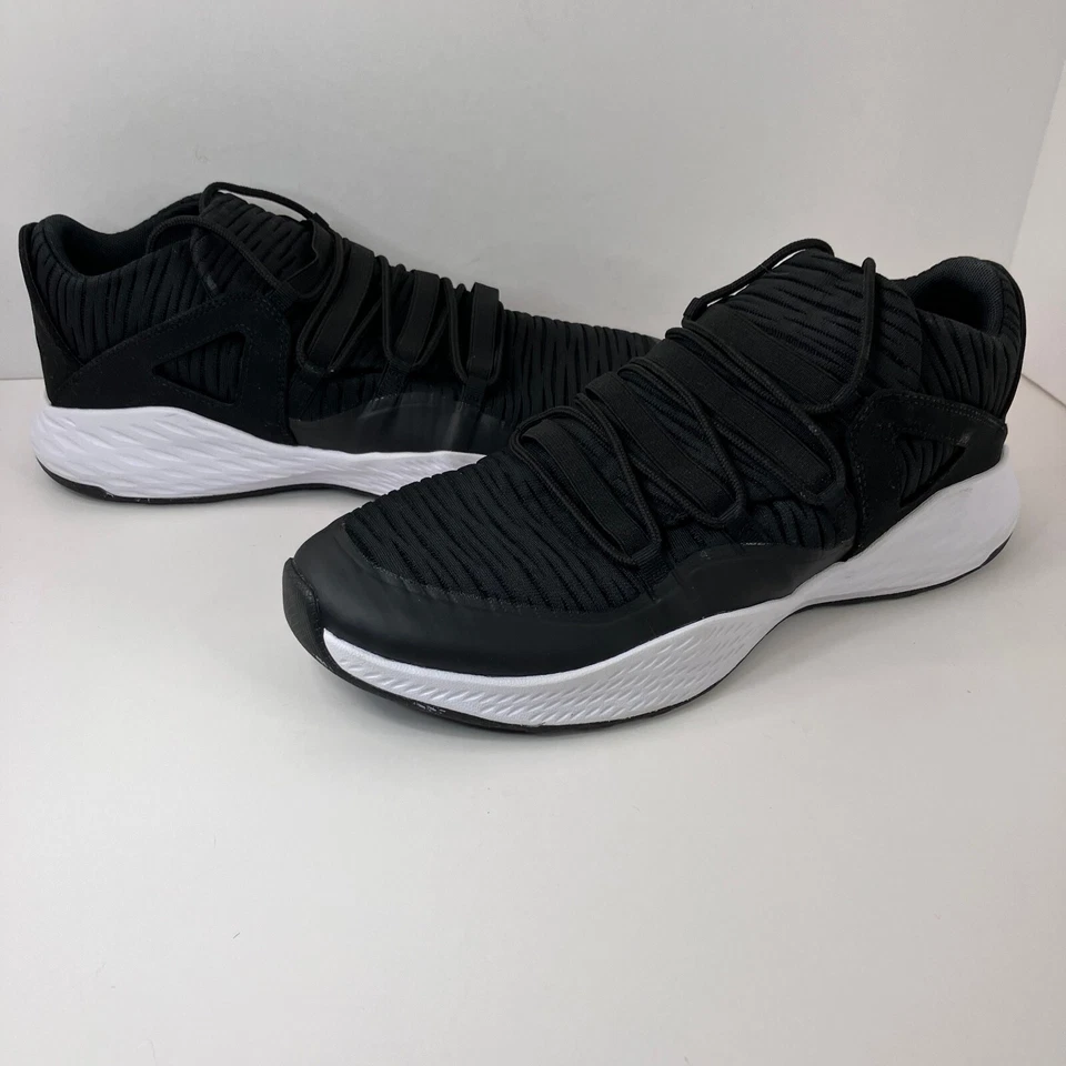 Nike Jordan Formula 23 Low 'Negro Blanco' Para hombres Talla 11 919724-011 Foto 3 de 4