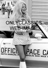 SEXY BLONDE LINDA VAUGHN 1972 INDY 500 5x7 PHOTO OLDS PACE CAR PINUP CHEESECAKE