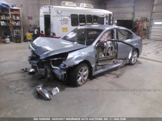 Subaru Legacy 2013 conductores lado izquierdo transmisión delantera montaje travesaño Foto 4 de 4