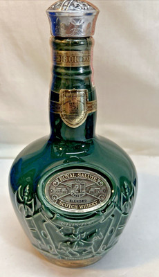 Vtg Royal Salute Scotch Whisky green empty 4/5 qt bottle w/tax stamp, blue bag