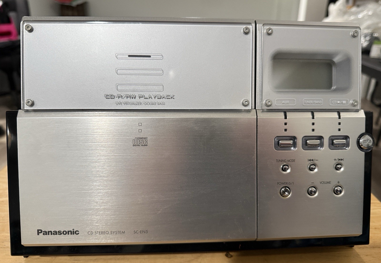 Stereo System Silver W/ Speakers, Live Virtualizer