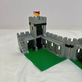 LEGO 6080 King's Castle Lion Knights 1984 Vintage without Box  USED