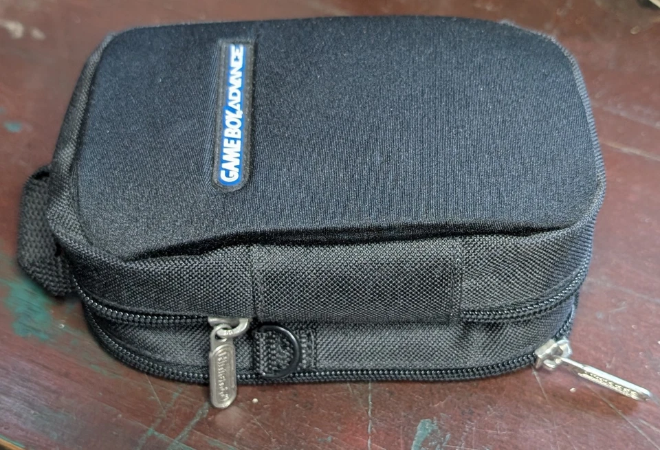 Estuche de Transporte Vacío Oficial de Neopreno Suave Nylon Negro para Gameboy Advance GBA Foto 4 de 4