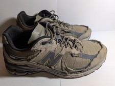 New Balance 2002R Protection Pack - Dark Moss...