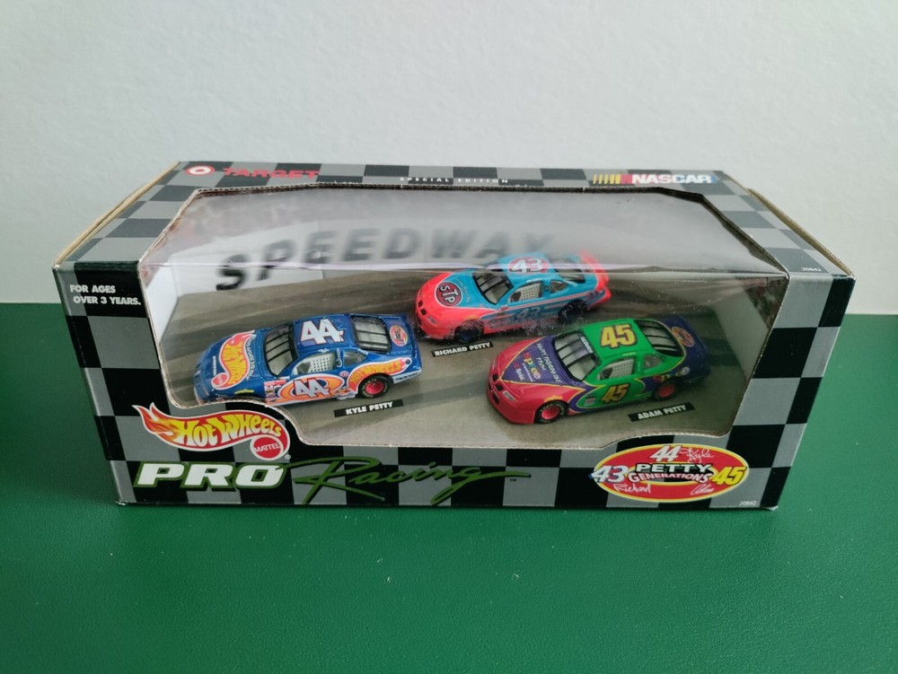 1998 Hot Wheels Pro Racing Petty Generations 3 Car Set Target Exclusive 1:64