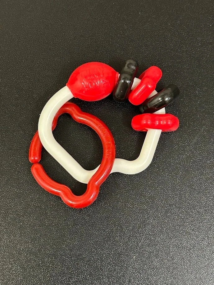 Sonajero de muñeca Tiny Love rojo negro desarrollo bebé en anillo blanco CVI Foto 2 de 3