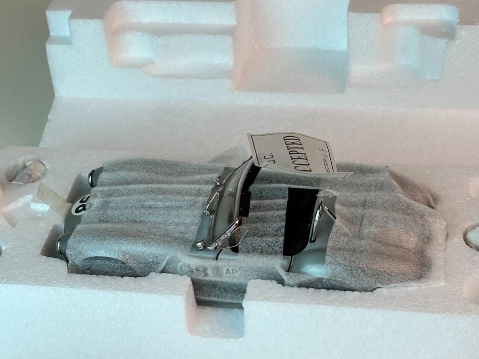 Franklin Mint 1:24 Scale Shelby Cobra 427 S/C with Box - Image 3 of 4