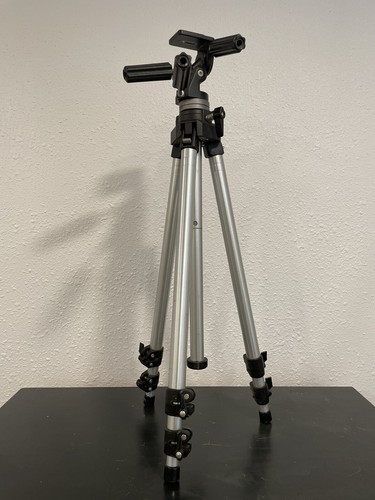 Bogen Manfrotto Professional Tripod 3021 Tripod w/ #141 Mount - Picture 6 of 9