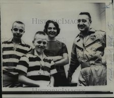 1965 Press Photo Air Force Colonel Virgil I. (Gus) Grissom and his family