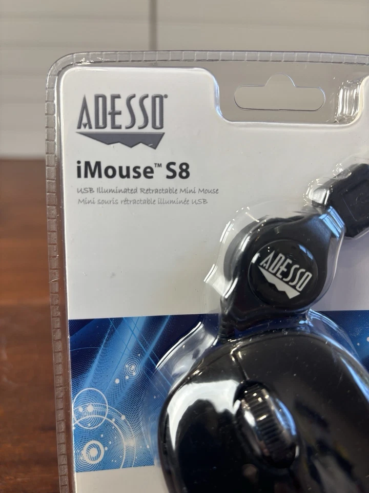 Adesso iMouse S8B LED Optical Wired USB Retractable Mini Mouse - Image 2 of 4